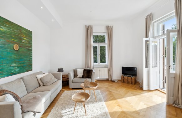 Immobilie in 83435 Bayern - Bad Reichenhall: Alles was das Herz begehrt!  Luxuriöse, modern möblierte 2-Zimmerwohnung