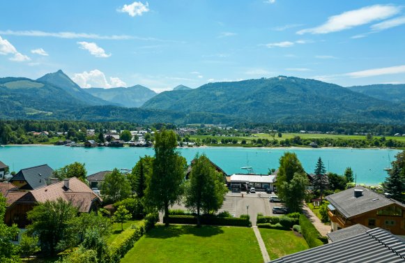 Property in 5360 Salzkammergut - Ried am Wolfgangsee: SECOND HOME AT LAKE WOLFGANGSEE ! 2-room flat with direct lake access
