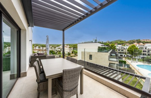 Immobilie in 07180 Mallorca - Santa Ponça: Modernes Penthouse mit eigenem Dachpool in fußläufiger Entfernung zum Strand