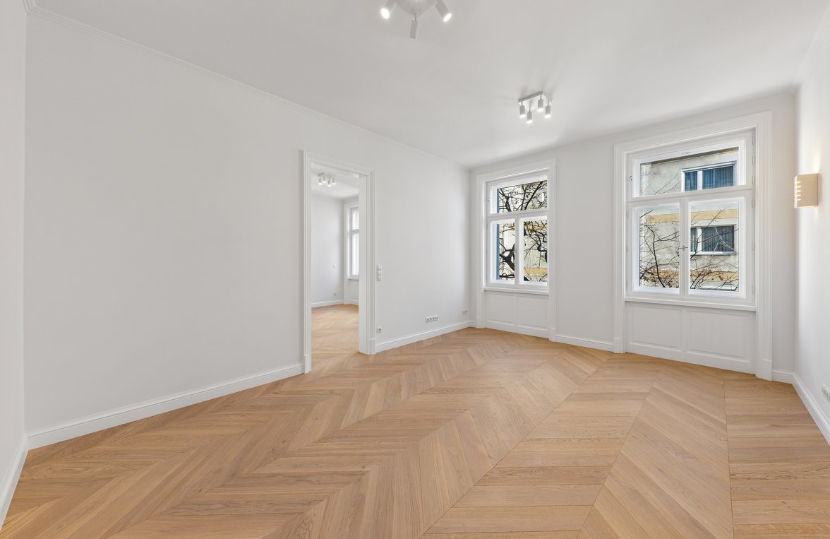 Property in 1040 Wien, 4. Bezirk: Sophisticated 2-room apartment with a view of the park! - picture 1