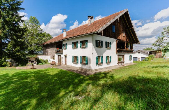 Immobilie in 4890 Salzkammergut - Attergau: Landidylle nähe Attersee! Traditionelles Bauernhaus im Attergau
