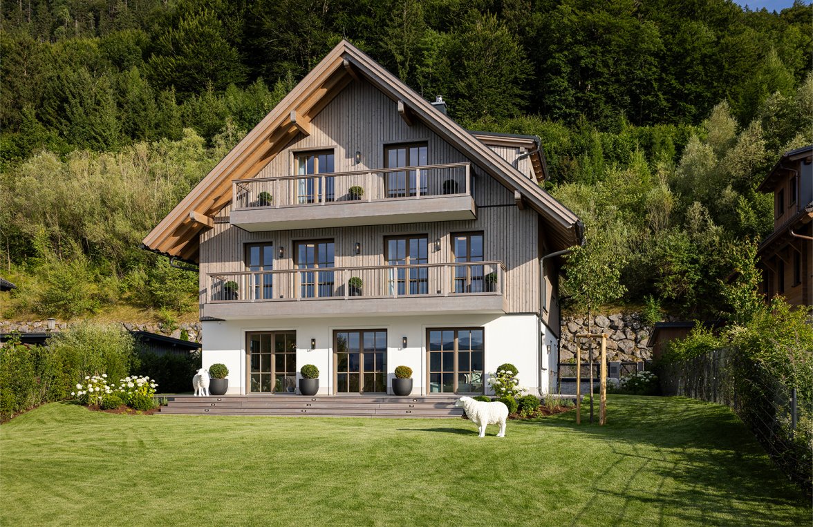 Property in 5340 Salzkammergut - Attersee: At the turquoise-blue Attersee! Dream villa with lake access in the Salzkammergut - picture 1