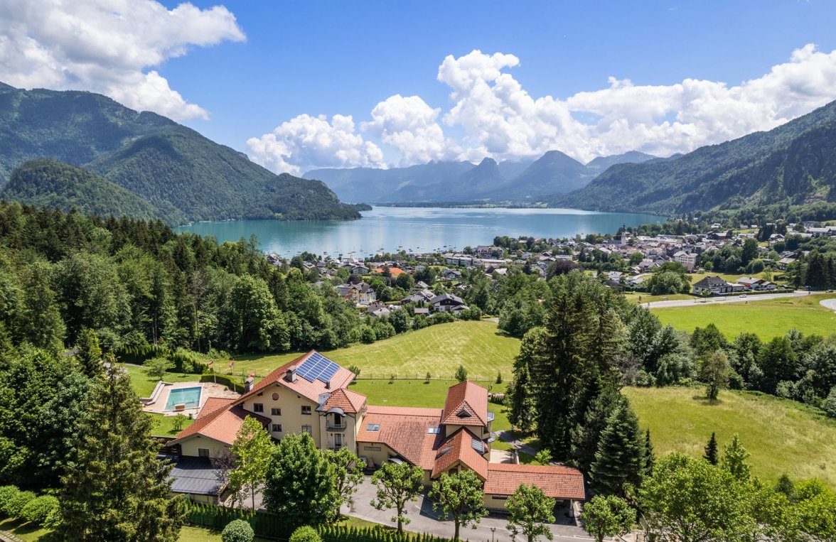 Immobilie in 5340 St. Gilgen - Salzkammergut: Salzkammergut - BESTE LAGE! Landhaus mit ca. 820 m² Wohnfläche und Panoramagrund - bild 1