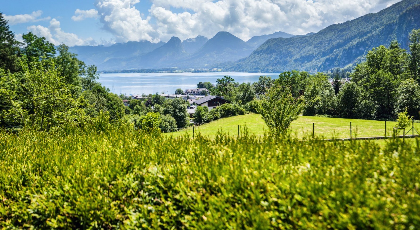 Immobilie in 5340 St. Gilgen - Salzkammergut: Salzkammergut - BESTE LAGE! Landhaus mit ca. 820 m² Wohnfläche und Panoramagrund - bild 1