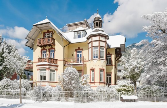 Immobilie in 83435 Bayern - Bad Reichenhall: Stilvolle Eleganz trifft Alpenpanorama! Villenetage im Luftkurort Bad Reichenhall