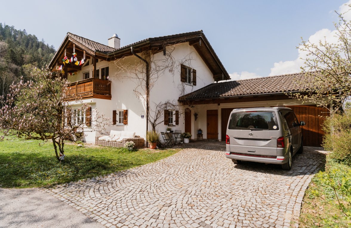 Immobilie in 83457 Bayern - Berchtesgadener Land - Bayerisch Gmain: Ein Ort zum Verlieben! Bayerisch Gmain - Einfamilienhaus direkt in der Natur - bild 9