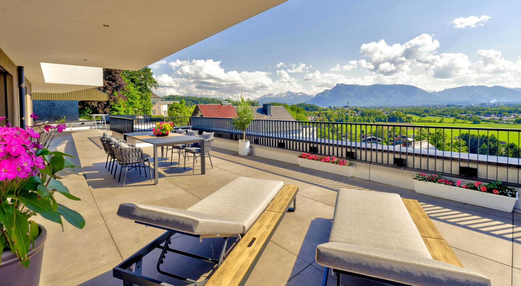 Immobilie in 5101 Salzburg - Bergheim: Glasfronten, die mit der Natur verschmelzen! Terrassentraum mit Weitblick - bild 1