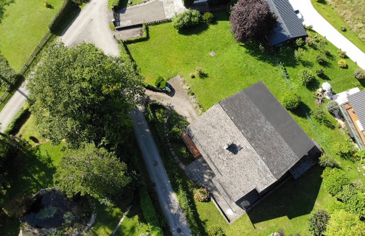Property in 4853 Steinbach am Attersee / Salzkammergut: The lake glitters magically! Spacious property with old stock at the Attersee! - picture 3