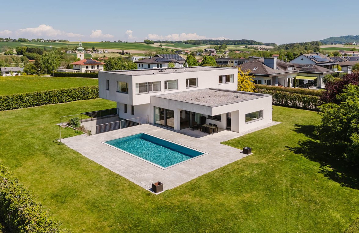 Property in 4921 Oberösterreich - Nahe Ried i. Innkreis: ARCHITECT'S DREAM WITH SPACIOUS LAND! Modern villa near Ried - picture 1