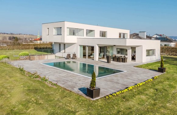 Immobilie in 4921 Oberösterreich - Nahe Ried i. Innkreis: ARCHITEKTENTRAUM MIT WEITLÄUFIGEM GRUNDSTÜCK! Moderne Villa nahe Ried
