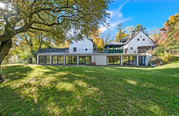 Property in 1190 Wien, 19. Bezirk: UNIQUE HISTORICAL PROPERTY WITH PARK-STYLE GARDENS IN PREMIUM LOCATION