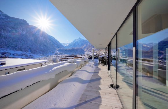 Immobilie in 5071 Salzburg - Kaprun - Kitzsteinhorn: Toplage: Lichtdurchflutete Villa mit Einliegerwohnung 