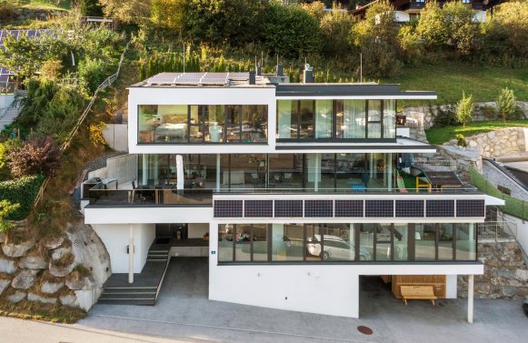 Immobilie in 5071 Salzburg - Kaprun - Kitzsteinhorn: Toplage: Lichtdurchflutete Villa mit Einliegerwohnung 