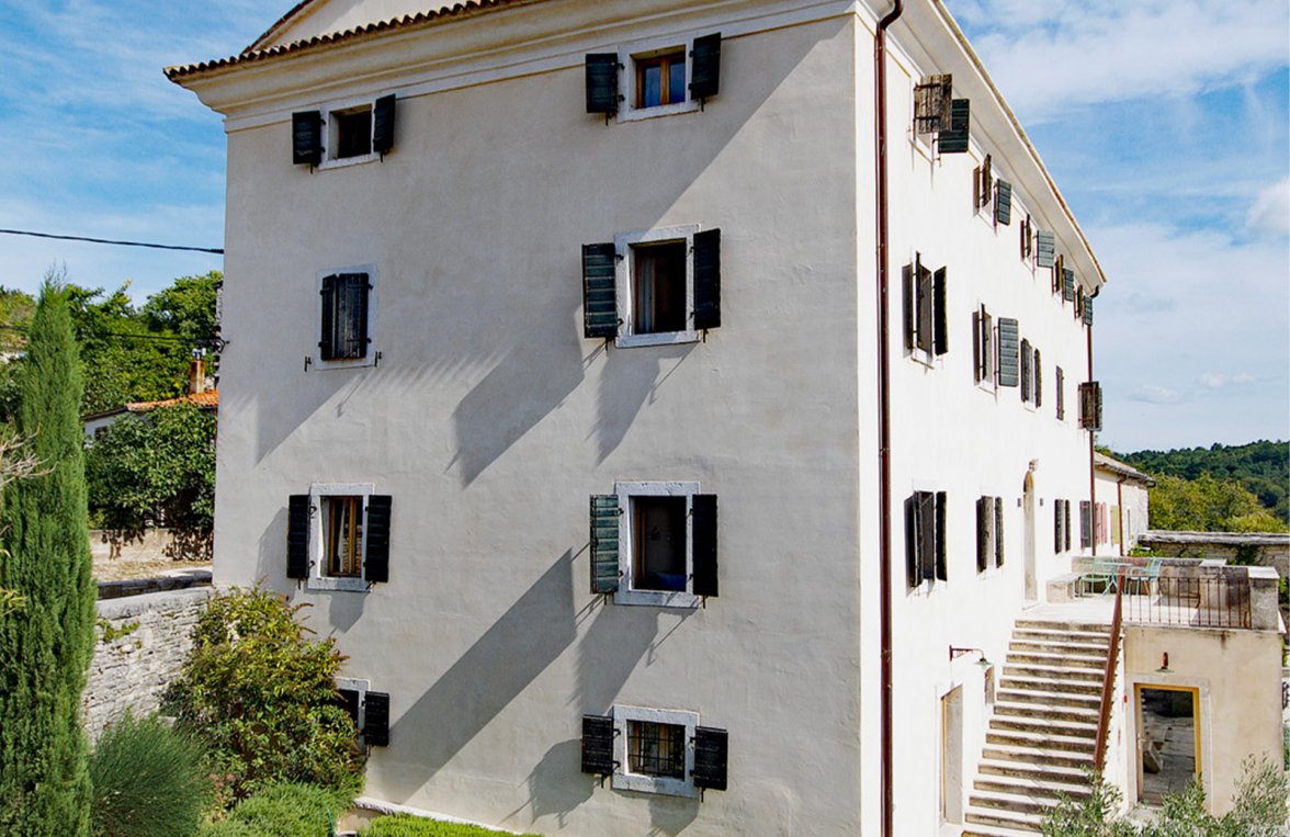 Property in 52428 Kroatien - Istrien: Croatia: Historic 16th century ensemble in Northern Istria - picture 2
