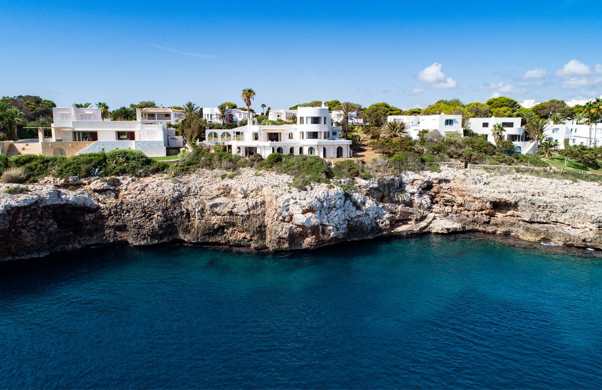 Property in 07660 Santanyi: Seafront chalet with unobstructable view in Cala d'Or - picture 2