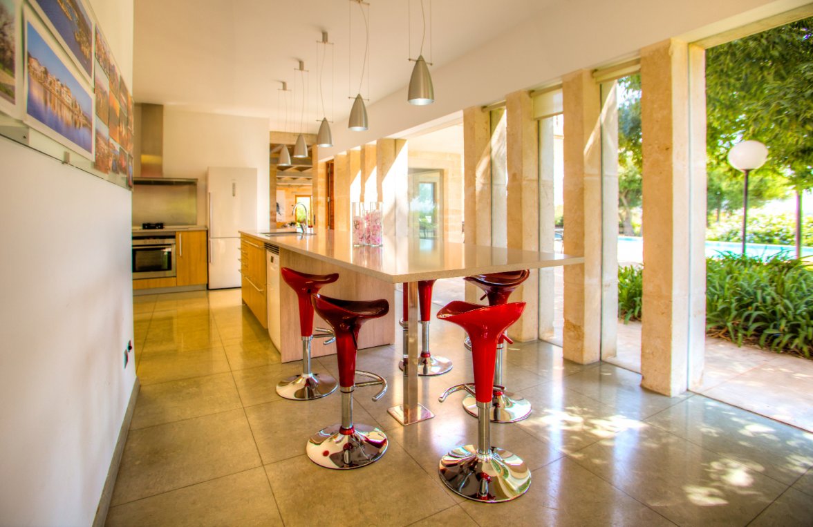Immobilie in 07200 Mallorca - Felanitx: Einzigartige Villa mit spektakulärem Panoramablick und Vermietungslizenz - bild 6