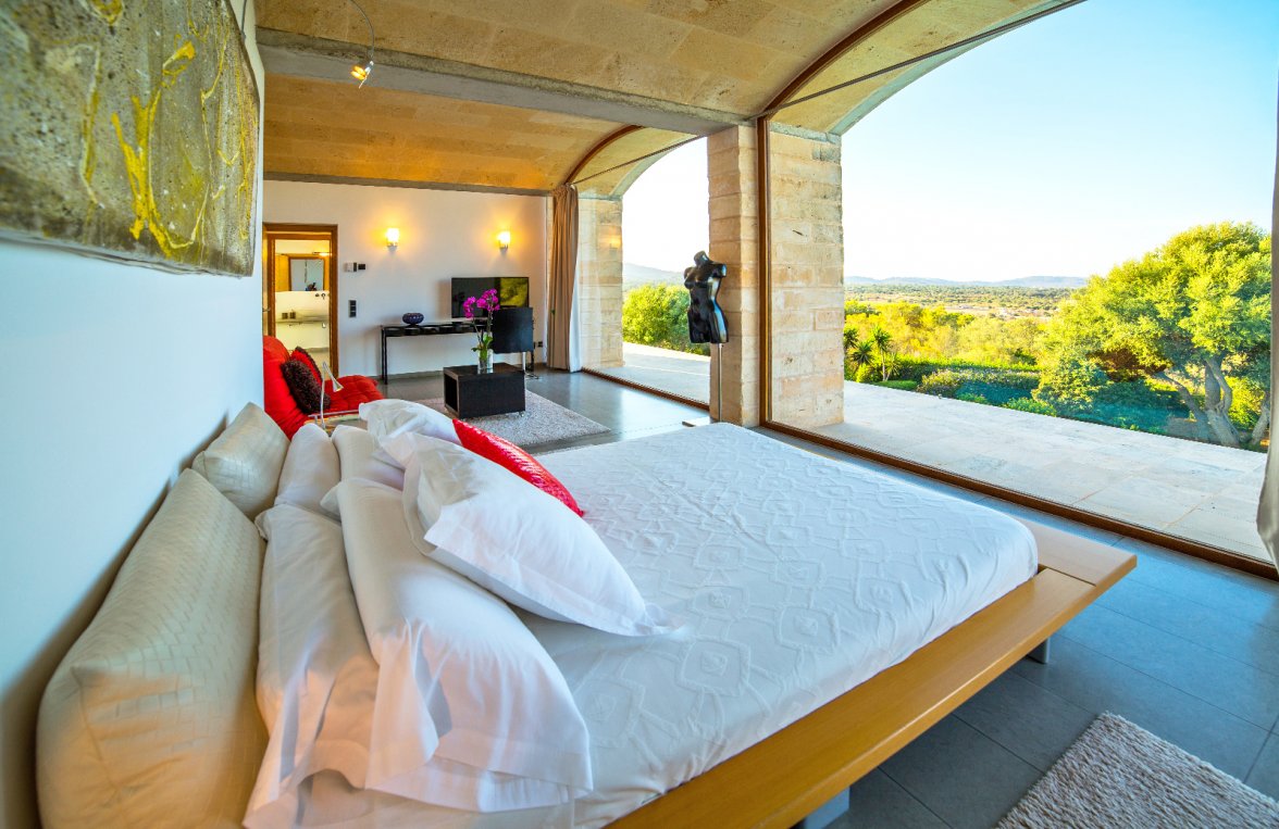 Immobilie in 07200 Mallorca - Felanitx: Einzigartige Villa mit spektakulärem Panoramablick und Vermietungslizenz - bild 7