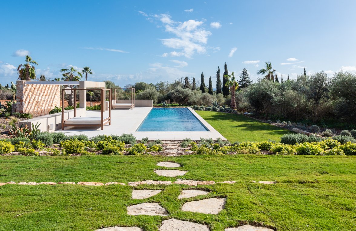 Property in 07670 Mallorca - Portocolom: Exclusive newly built finca with sea view near Portocolom - picture 2
