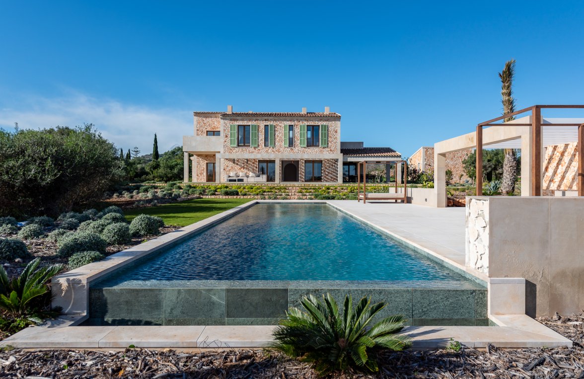 Property in 07670 Mallorca - Portocolom: Exclusive newly built finca with sea view near Portocolom - picture 3