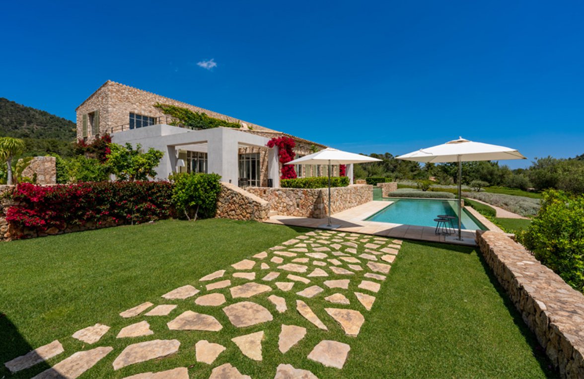 Immobilie in 07670 Spanien - Portocolom: Finca Juwel mit grandiosem 360 Grad Blick bis zum Meer - bild 1