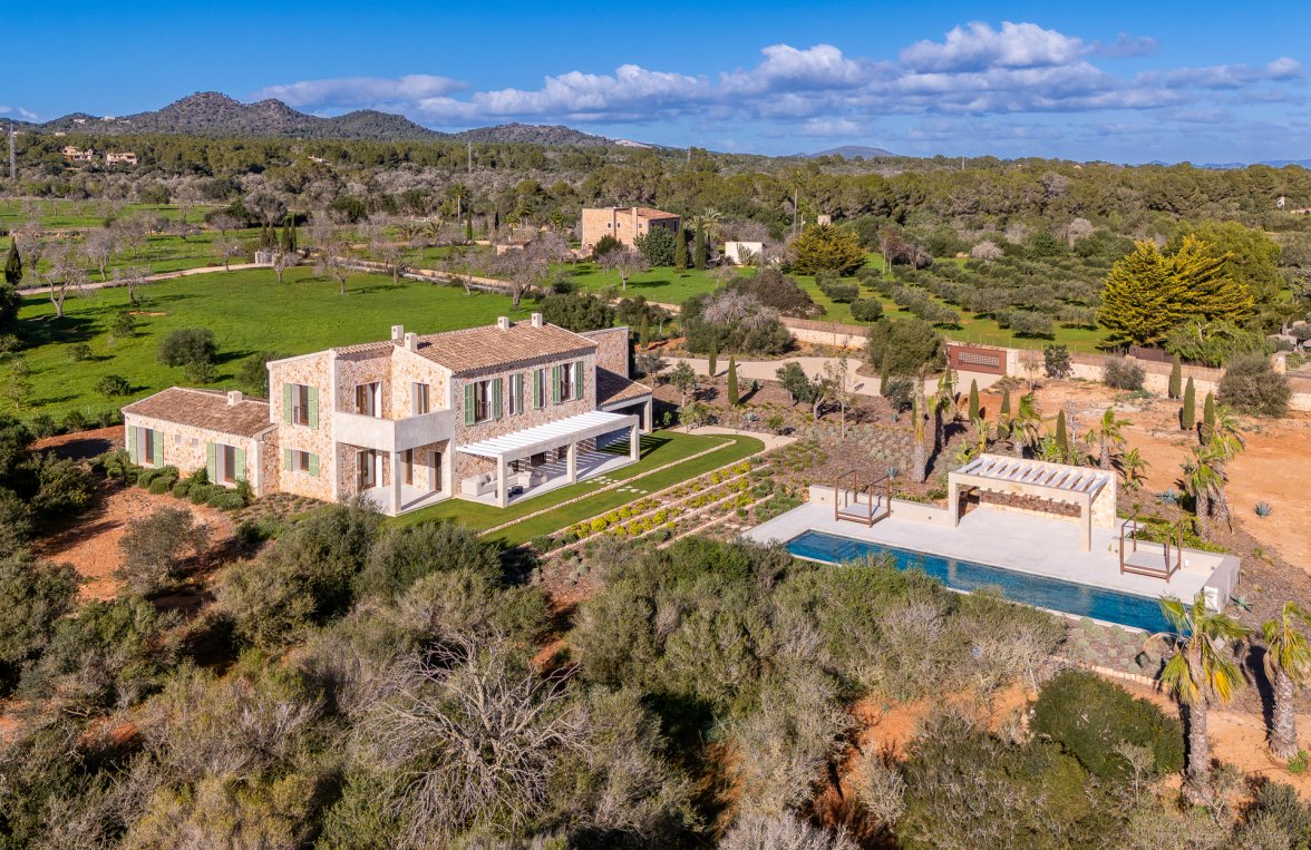 Property in 07670 Mallorca - Portocolom: Exclusive newly built finca with sea view near Portocolom - picture 1