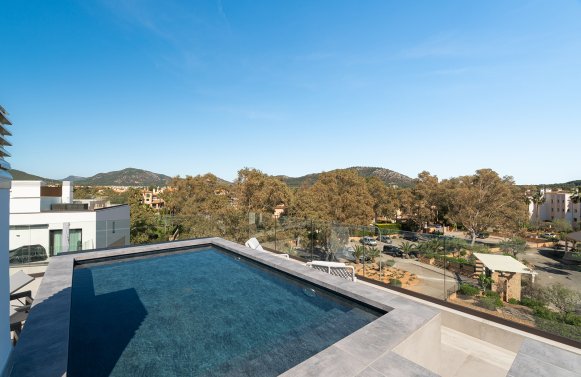 Immobilie in 07180  Mallorca - Santa Ponça: Luxuriöses Penthouse in Santa Ponça mit privatem Dachpool