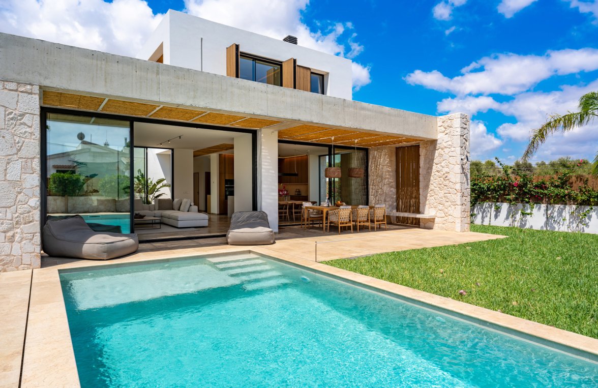 Property in 07690 Mallorca - Cala Llombards: Detached designer house near Cala Llombards beach - picture 3