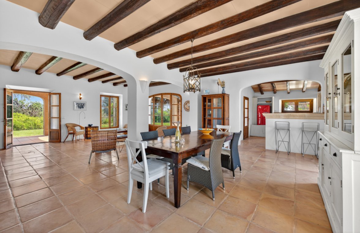 Property in 07650 Mallorca - Santanyi: Dream of an retreat - natural stone finca with great outdoor area and guest house - picture 3