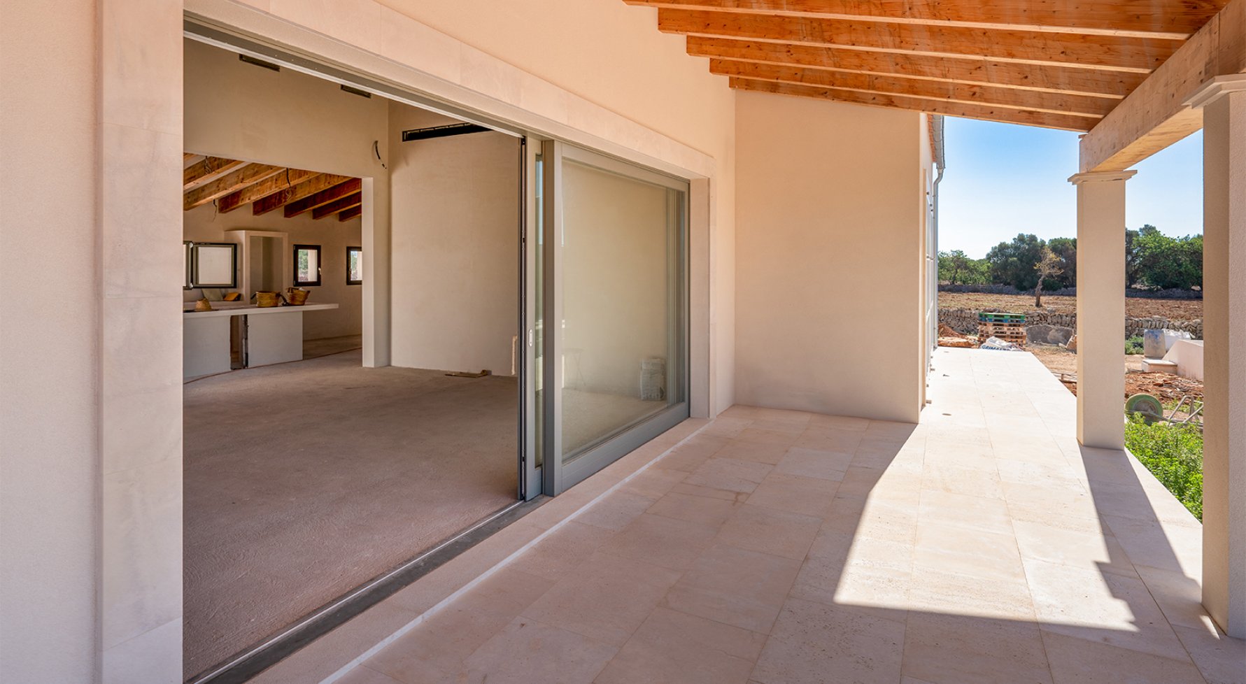 Property in 07650 Spanien - Santanyi: Stylish new-build finca with a view till Santanyi! - picture 1