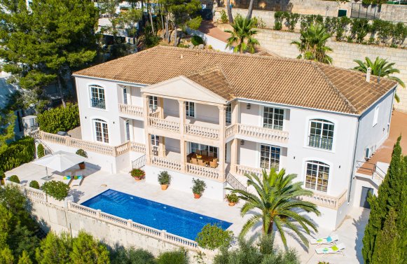 Property in 07013 Son Vida - nahe Palma de Mallorca: STAGE FREE! Impressing family residence right on the golf course in Son Vida!