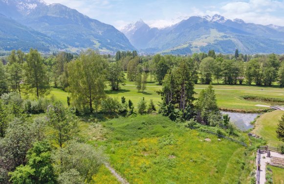 Property in 5700 Zell am See: Baugrund mit ca. 1.709 m² mit Kitzsteinhorn-Panorama!