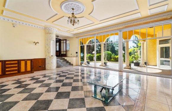 Property in 3032 Nähe Wien: Picturesque ensemble on approx. 4.526 m² parkland, 40 minutes drive west of Vienna