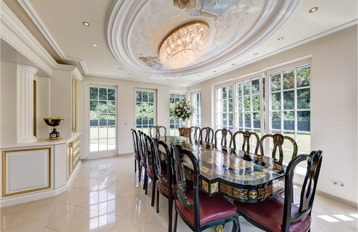 Property in 2522 Oberwaltersdorf: Exclusive luxury estate in the FONTANA Resort on 2000 m² of private land! - picture 1