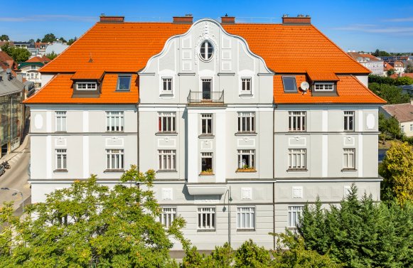 Immobilie in 3400 Niederösterreich - Klosterneuburg: Wohnen im Herzen von Klosterneuburg! Exklusive Wohnung mit Pool und Garten