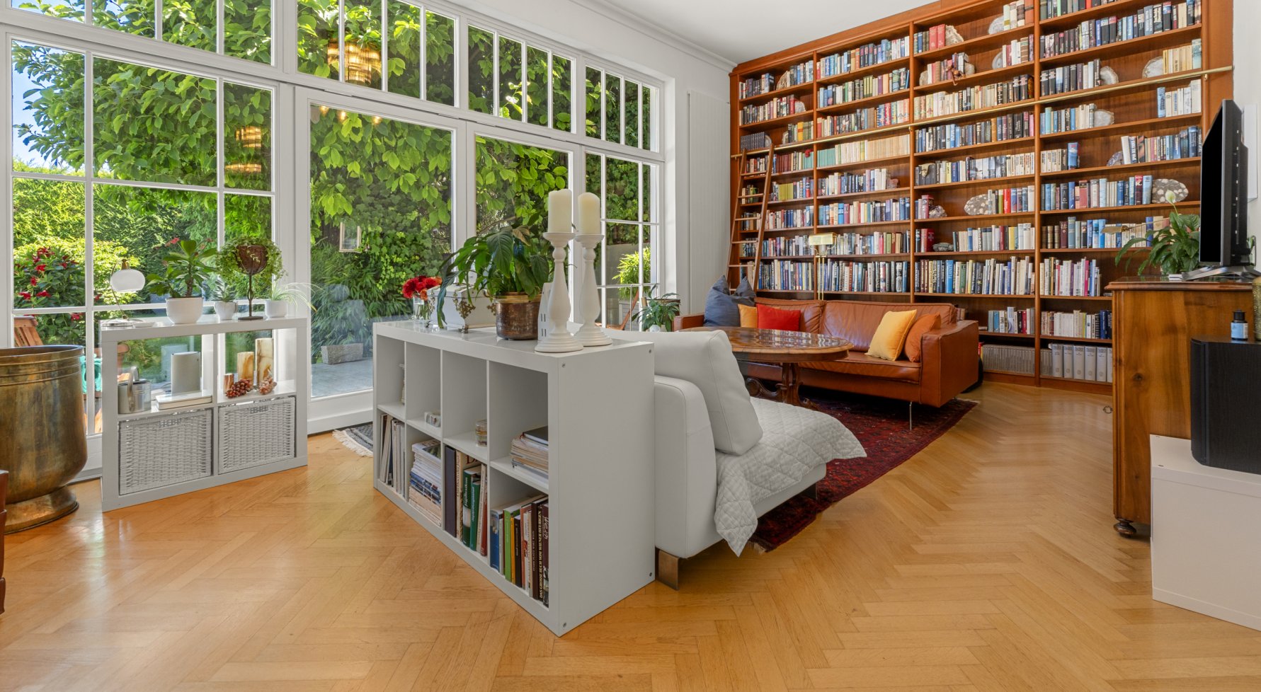 Immobilie in 3400 Niederösterreich - Klosterneuburg: Wohnen im Herzen von Klosterneuburg! Exklusive Wohnung mit Pool und Garten - bild 1