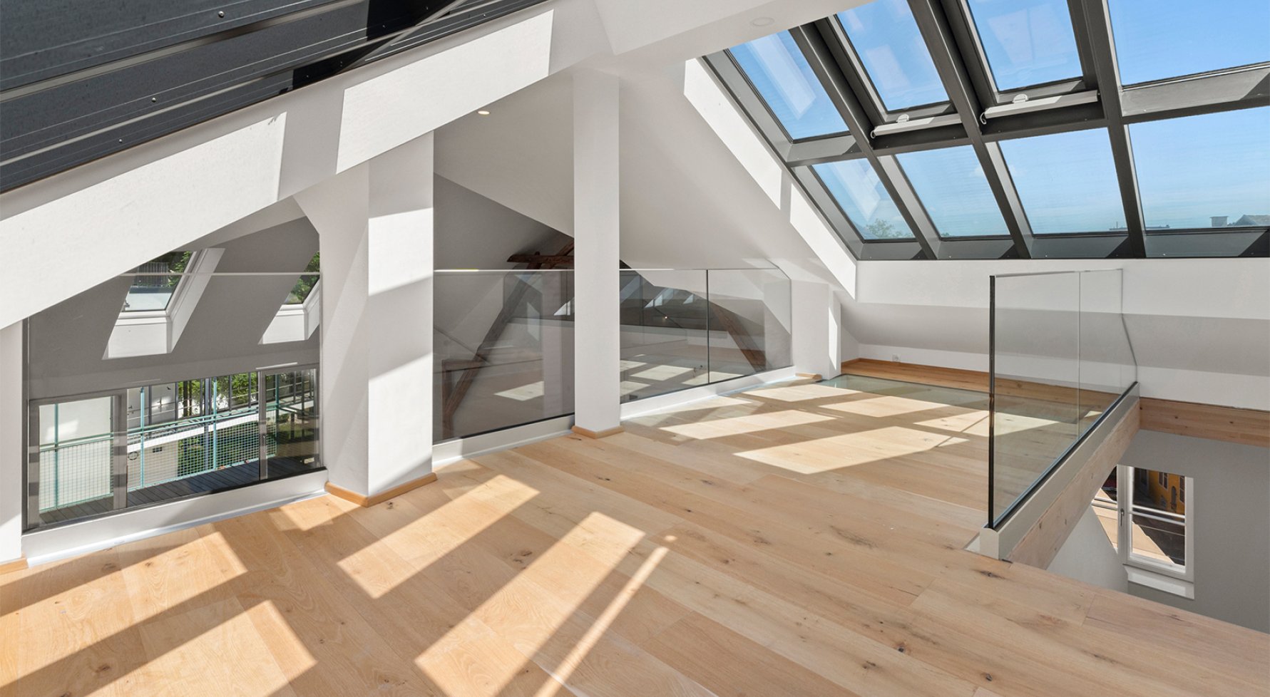 Immobilie in 2500 Niederösterreich - Baden bei Wien: Wahrhaft kaiserlich! Exklusives Penthouse-Design vereint mit historischem Charme - bild 1