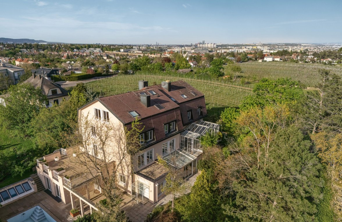 Property in 2380 Vor den Toren Wiens - Perchtoldsdorf: A jewel at the gates of Vienna! Historic villa with garden paradise for visionarie - picture 1
