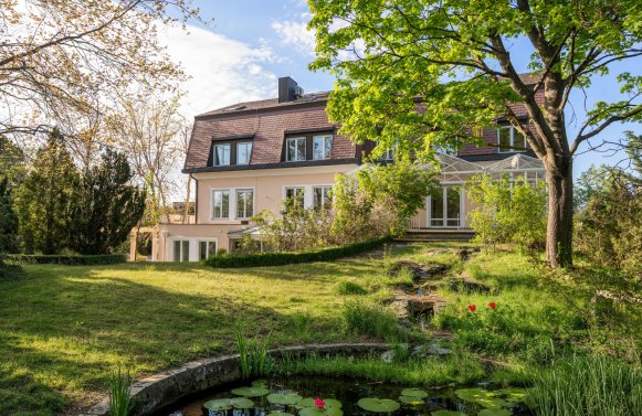 Immobilie in 2380 Vor den Toren Wiens - Perchtoldsdorf: Ein Juwel  vor den Toren Wiens! Historische Villa mit Gartenparadies für Visionäre