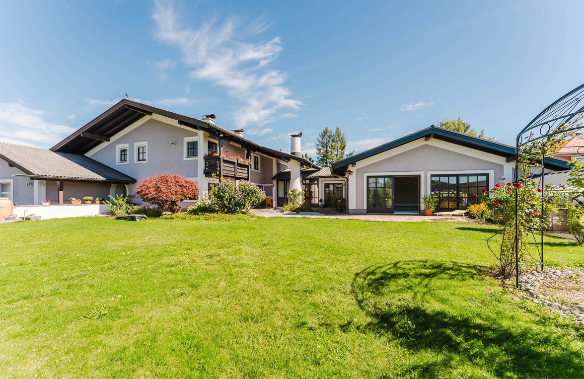 Property in 5230 Oberösterreich - Innviertel - Mattighofen: Space miracle! Family home with wellness area and space for your visions - picture 1