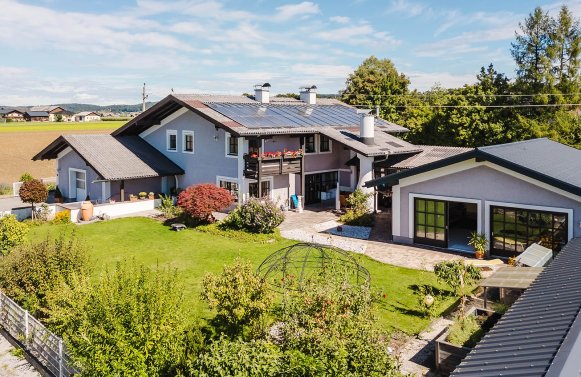 Immobilie in 5230 Oberösterreich - Innviertel - Mattighofen: Raumwunder! Familienhaus mit Wellnessbereich und Platz für Ihre Visionen