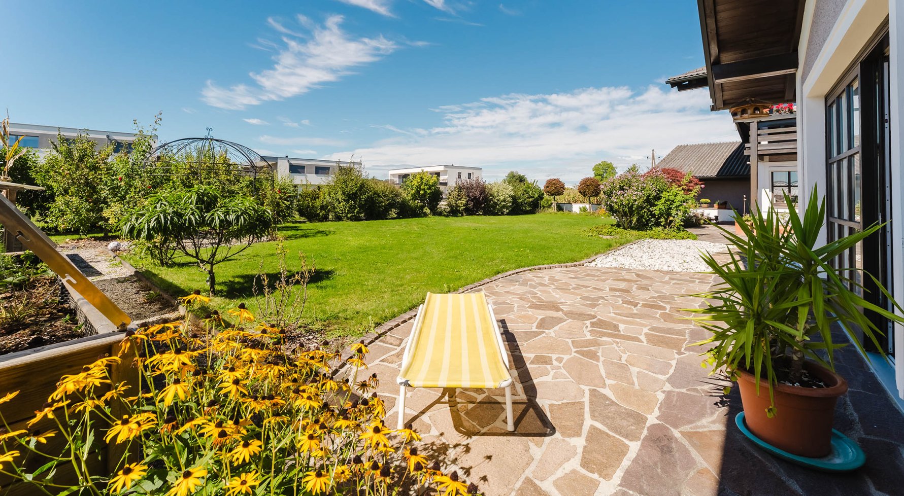 Property in 5230 Oberösterreich - Innviertel - Mattighofen: Space miracle! Family home with wellness area and space for your visions - picture 1