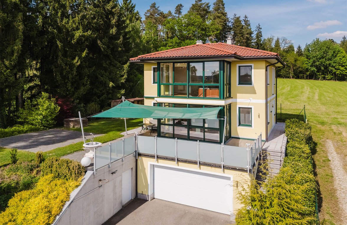 Immobilie in 5271 Oberösterreich - Innviertel - Kobernausserwald : Familiendomizil am ruhigen Waldesrand im grünen Innviertel - bild 1