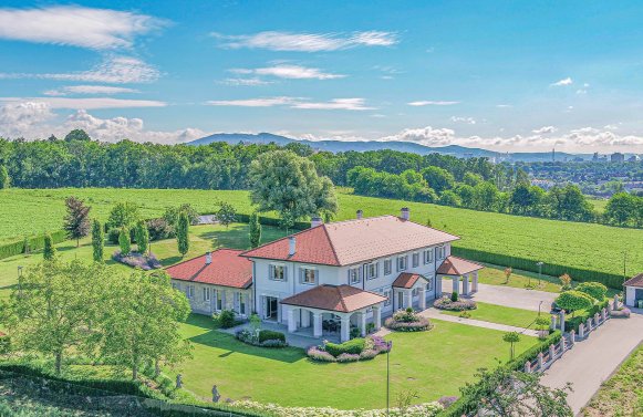 Immobilie in 4060 Oberösterreich - Traunviertel, Leonding : Noblesse oblige! Mediterranes Flair in Symbiose mit spektakulärer Aussichtslage