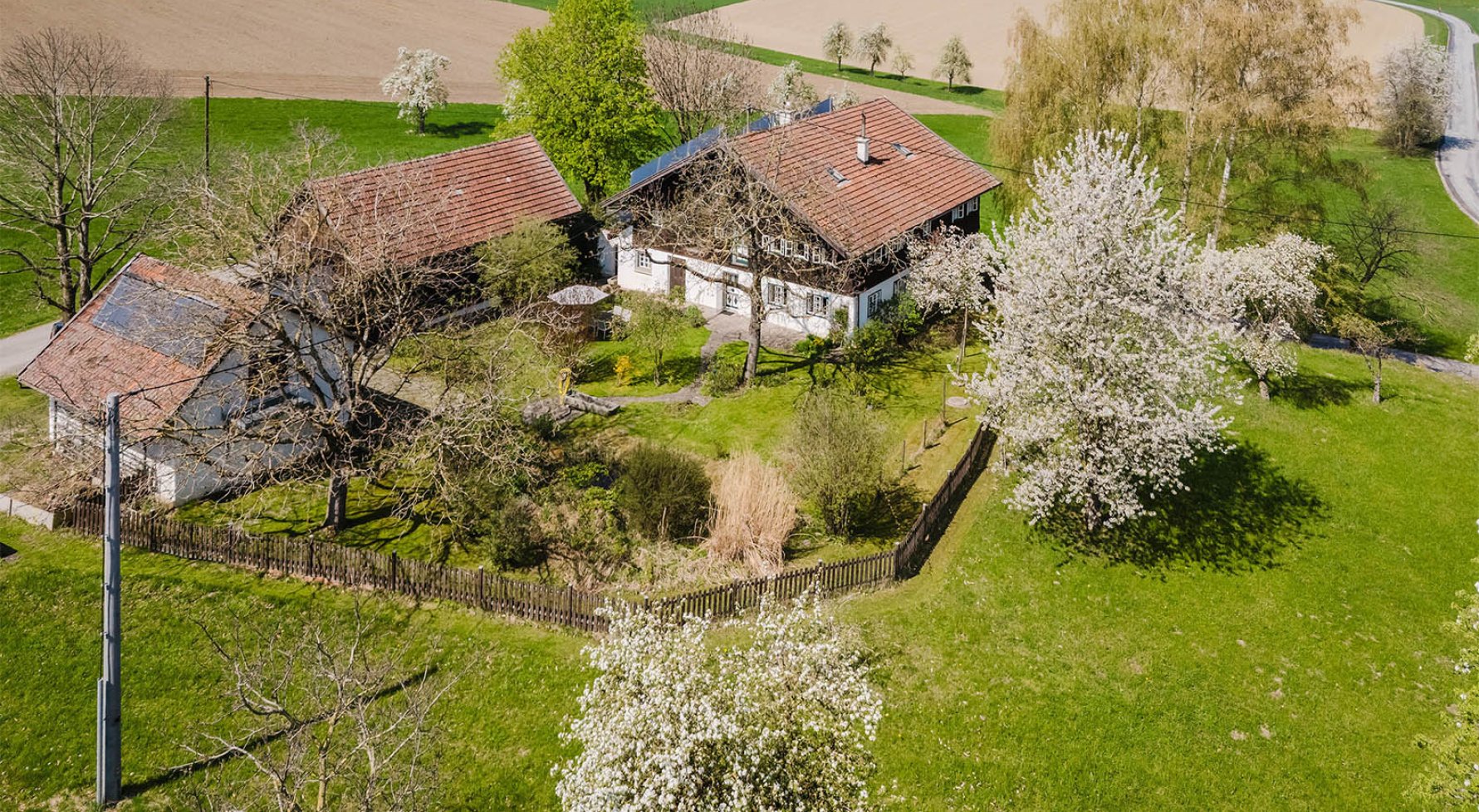 Immobilie in 4941 Oberösterreich - Ried im Innkreis: Kleinod im Grünen!  Historischer Bauernhof mit Seele nahe Ried im Innkreis - bild 1
