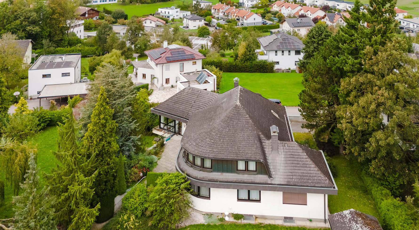 Immobilie in 4911 Stadtrand Ried im Innkreis - Tumeltsham: GEDIEGENE GROSSZÜGIGKEIT! Unternehmervilla mit Weitblick in Tumeltsham - bild 1