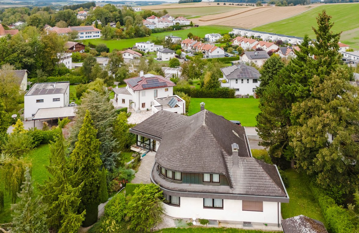 Nemovitosti v 4911 Stadtrand Ried im Innkreis - Tumeltsham: Vkusná velkorysost! Podnikatelská vila s výhledem v Tumeltshamu - obrázek 2