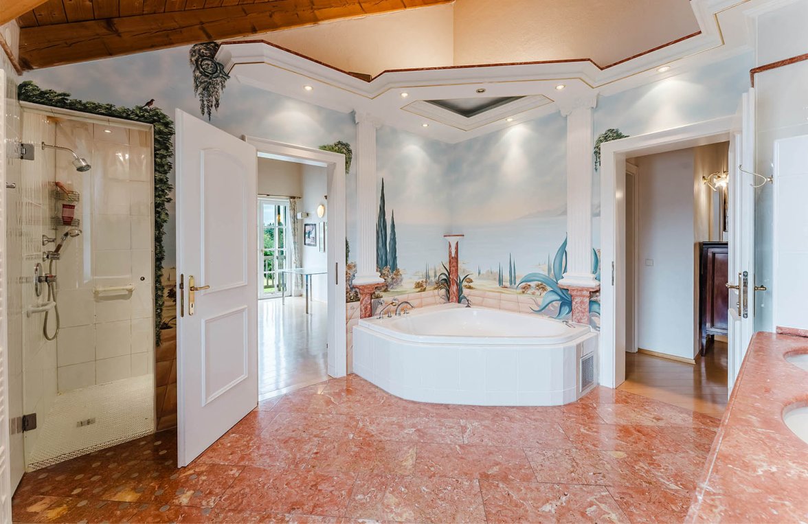 Immobilie in 4849 Oberösterreich - Vöcklabruck - am Trattberg: FAMILIENIDYLL IN LÄNDLICHER PANORAMALAGE!  Einfamilienhaus mit herrlichem Garten - bild 5