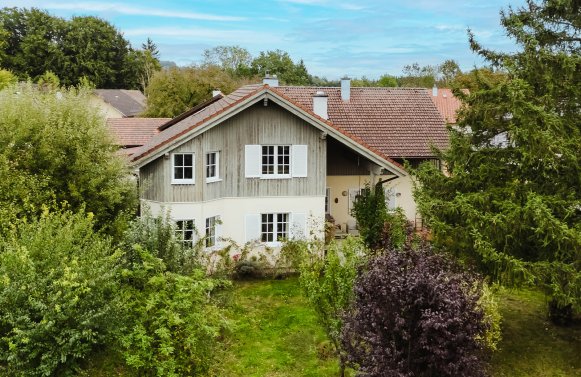 Property in 4849 Oberösterreich - Vöcklabruck - am Trattberg: FAMILY IDYLL IN A RURAL PANORAMIC LOCATION! Detached house with beautiful garden