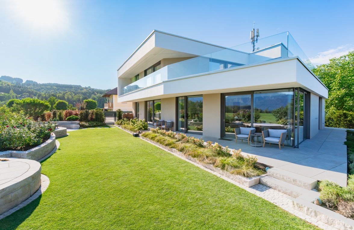 Immobilie in 4865  Salzkammergut - Attersee: Atterseeblick! Exklusive Dachterrassenwohnung mit weitläufiger Sonnenterrasse - bild 1