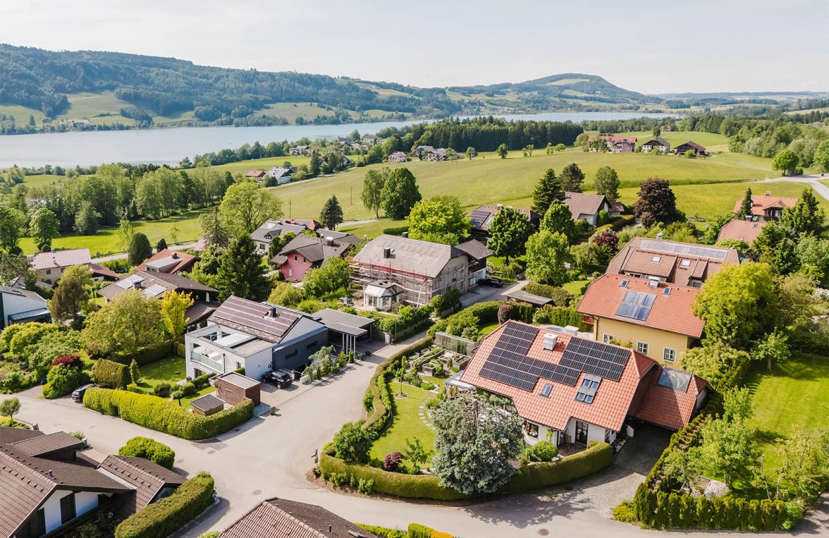 Immobilie in 4893 Irrsee - Zell am Moos: Geborgenheit mit Ausblick – Zeitloses Wohnen am Irrsee - bild 1